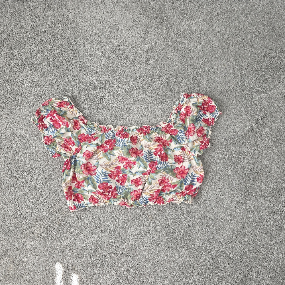 American Eagle Outfitters Red Floral Crop Top